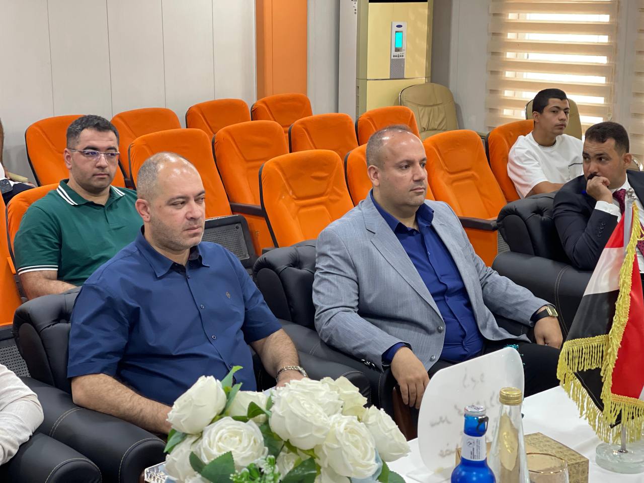 photo 5235852141174847992 y